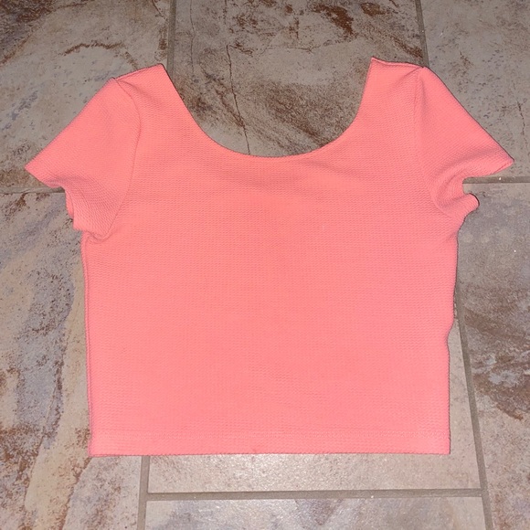 Short bright pink top - Picture 1 of 3